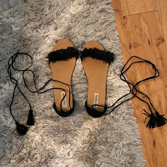 Steve Madden Black Fringe Lace-Up Flat Sandals - Picture 1 of 5